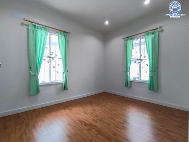 *****บ้านแฝดมือสองย่านปทุมธานี ม.พฤกษาวิลเลจ35 รังสิต-คลอง3 เนื้อที่มากถึง 36.7 ตร.ว. ฟังก์ชัน 3 ห้องนอน 2 ห้องน้ำ 1 ที่จอดรถ บนทำเลแห่งการเดินทาง ใกล้ฟิวเจอร์พาร์ค รังสิต, รถไฟฟ้าสายสีแดง "สถานีรังสิต" และทางด่วน "อุตราภิมุข" จองด่วน!